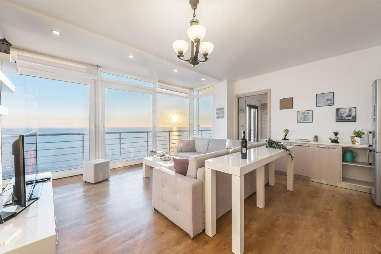 Blue Heaven -Full Sea View Brand New Apartment ドゥラス エクステリア 写真