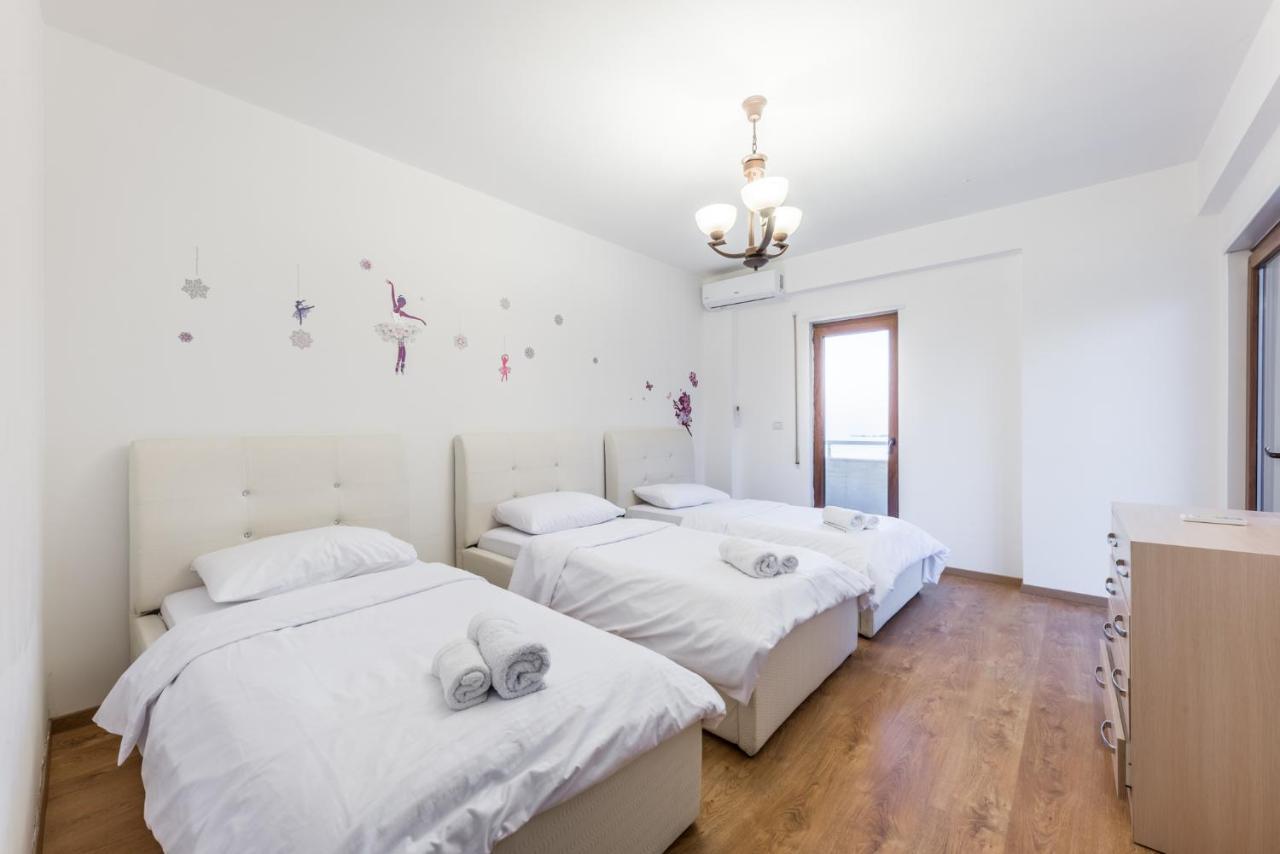 Blue Heaven -Full Sea View Brand New Apartment ドゥラス エクステリア 写真